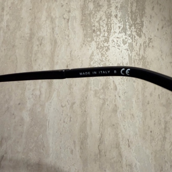 CHANEL Oversized Black Sunglasses with Dark Gradient Lenses - Picture 6 of 6